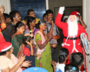 Mangaluru: Milagres parish celebrates Christmas with sick children at Wenlock Hospital